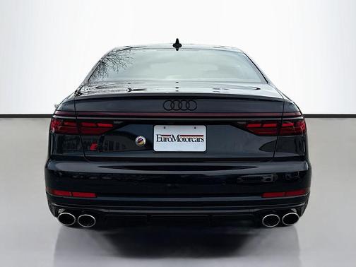 sebring black crystal effect 2026 Audi S8 4.0T
