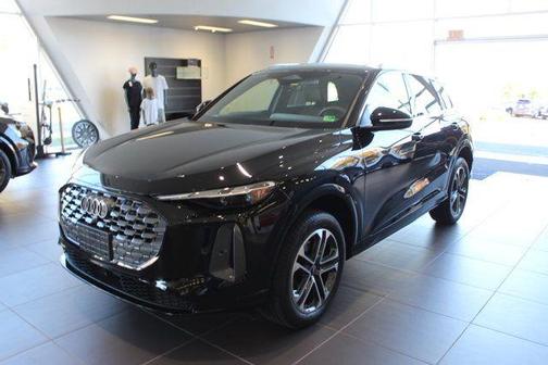 2025 Audi Q5 Premium TFSI quattro S tronic