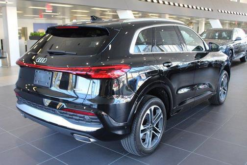 2025 Audi Q5 Premium TFSI quattro S tronic