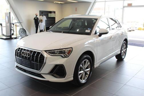 2024 Audi Q3 Premium 45 TFSI S line quattro Tiptronic