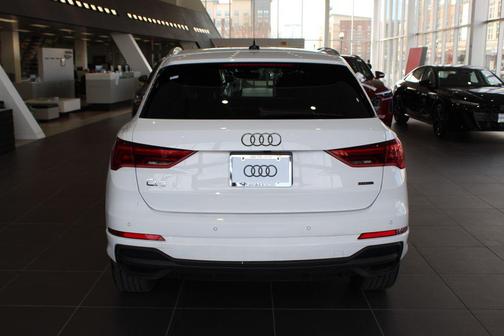 2024 Audi Q3 Premium 45 TFSI S line quattro Tiptronic
