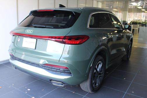 2025 Audi Q5 Premium TFSI quattro S tronic