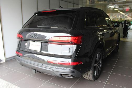 2026 Audi Q7 45 Premium Plus