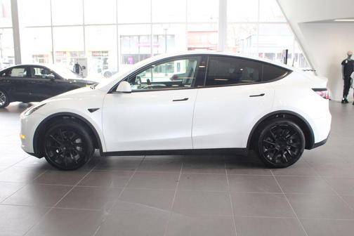 2022 Tesla Model Y Long Range Dual Motor All-Wheel Drive