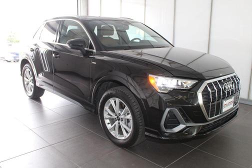 2022 Audi Q3 45 S line Premium