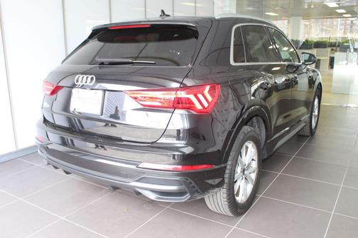 2022 Audi Q3 45 S line Premium
