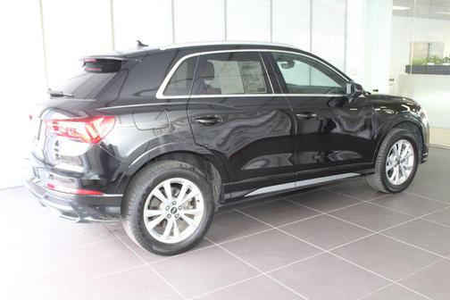 2022 Audi Q3 45 S line Premium