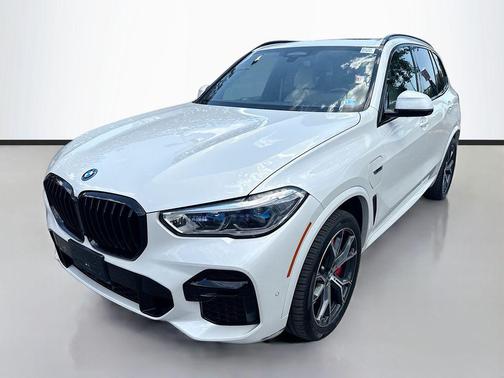 Mineral White Metallic 2023 BMW X5 PHEV xDrive45e