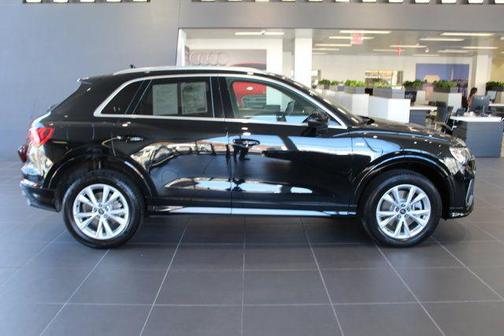 2025 Audi Q3 Premium 45 TFSI S line quattro Tiptronic