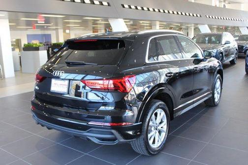 2025 Audi Q3 Premium 45 TFSI S line quattro Tiptronic