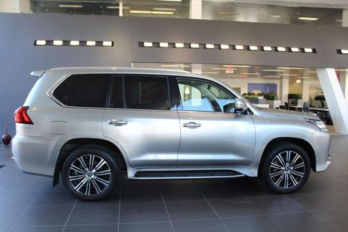 2021 Lexus LX 570 Three-Row