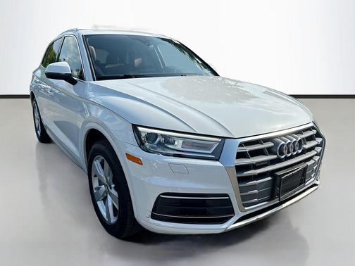 White 2019 Audi Q5 2.0T Premium