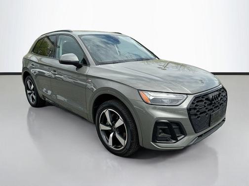 Chronos Gray Metallic 2023 Audi Q5 45 S line Premium Plus