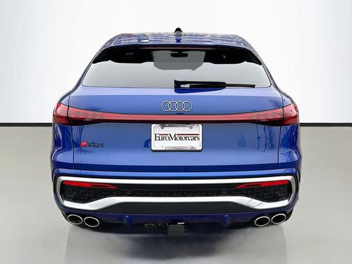 Ultra Blue Metallic 2026 Audi SQ5 3.0T Premium Plus