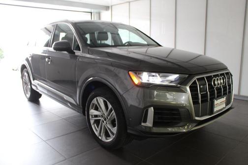 2022 Audi Q7 55 Premium Plus