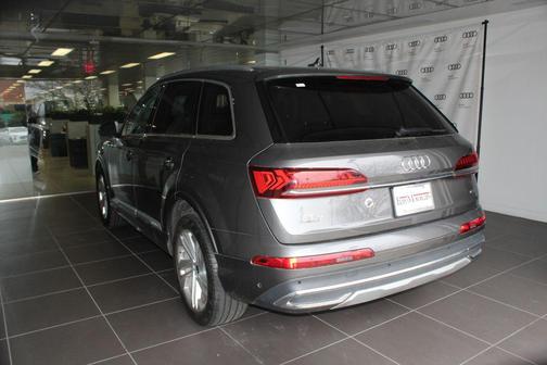 2022 Audi Q7 55 Premium Plus