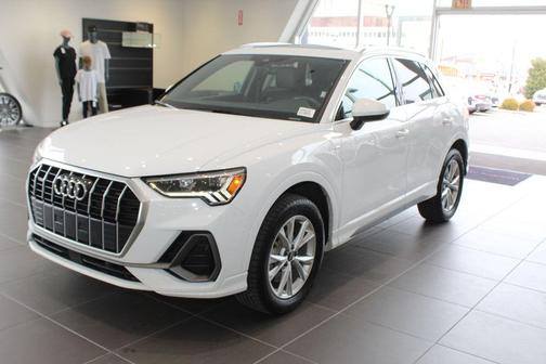 2025 Audi Q3 Premium 45 TFSI S line quattro Tiptronic