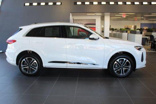 2025 Audi Q5 Premium TFSI quattro S tronic