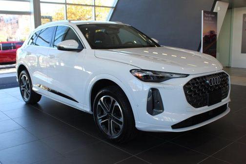 2025 Audi Q5 Premium TFSI quattro S tronic