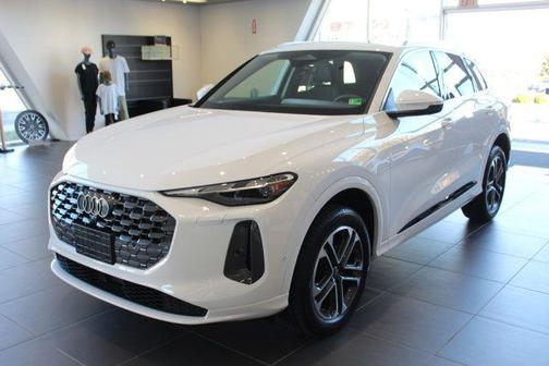 2025 Audi Q5 Premium TFSI quattro S tronic