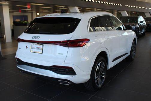 2025 Audi Q5 Premium TFSI quattro S tronic