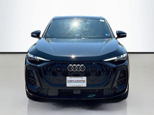 Mythos Black Metallic 2026 Audi SQ5 3.0T Prestige