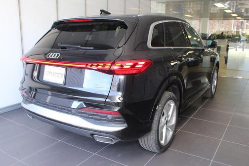 2025 Audi Q5 Premium Plus TFSI quattro S tronic