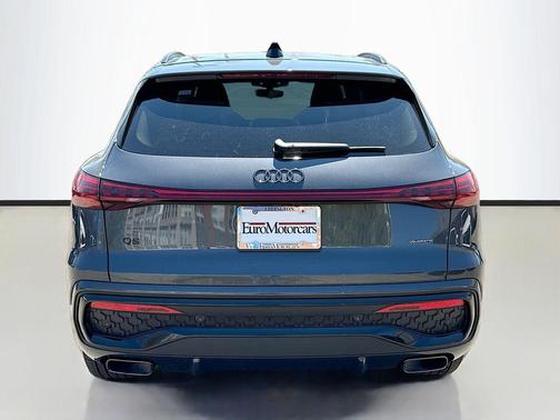 Tambora Gray Metallic 2026 Audi Q5 Premium Plus TFSI quattro S tronic