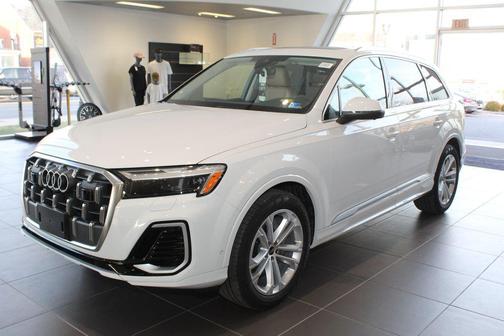 2026 Audi Q7 55 Premium Plus