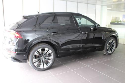 2026 Audi Q8 55 Premium Plus