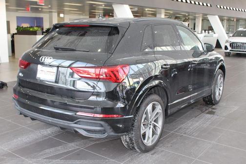 2025 Audi Q3 Premium 45 TFSI S line quattro Tiptronic