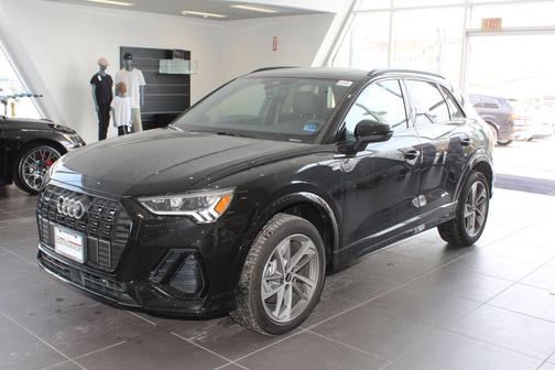 2025 Audi Q3 Premium 45 TFSI S line quattro Tiptronic