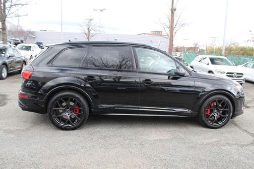 Mythos Black Metallic 2026 Audi SQ7 4.0T Prestige