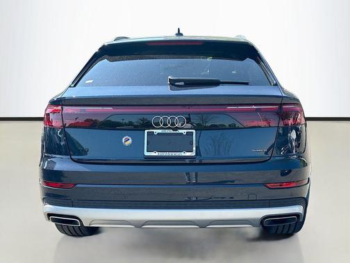 Waitomo Blue Metallic 2025 Audi Q8 55 Premium