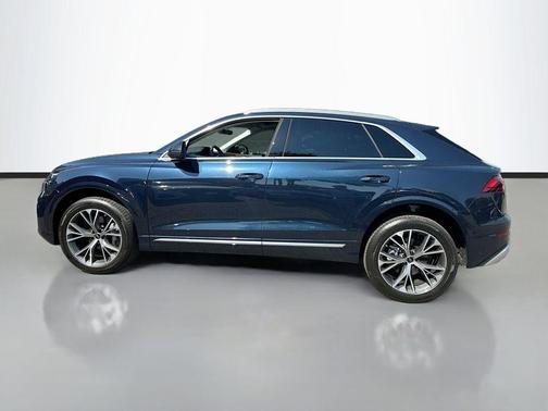 Waitomo Blue Metallic 2025 Audi Q8 55 Premium