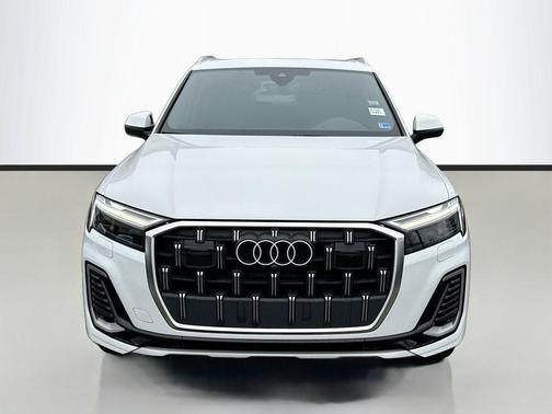 White 2025 Audi Q7 55 Premium Plus