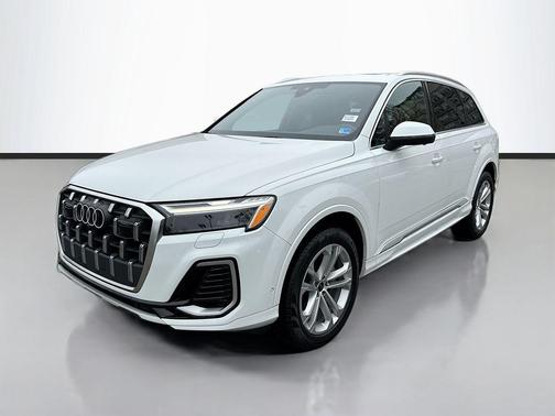 White 2025 Audi Q7 55 Premium Plus