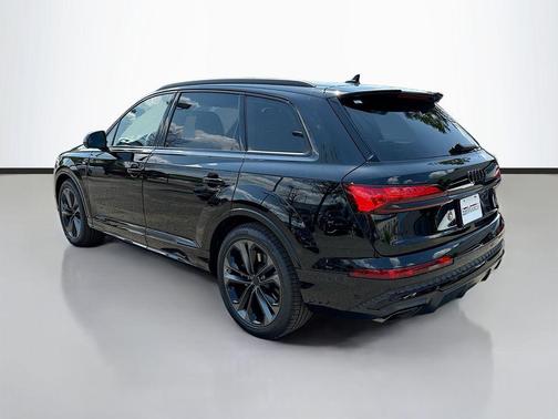 Mythos Black Metallic 2026 Audi Q7 55 Premium Plus