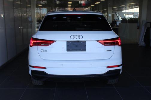 2022 Audi Q3 45 S line Premium
