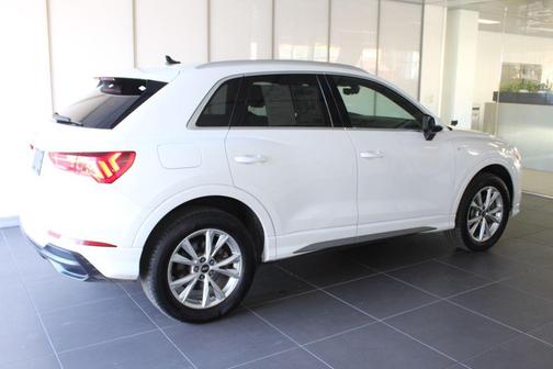 2022 Audi Q3 45 S line Premium