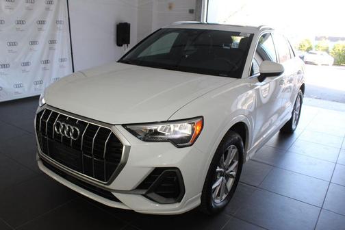 2022 Audi Q3 45 S line Premium