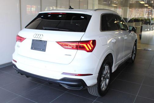 2022 Audi Q3 45 S line Premium