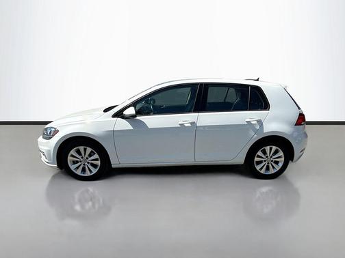 Pure White 2018 Volkswagen Golf TSI SE