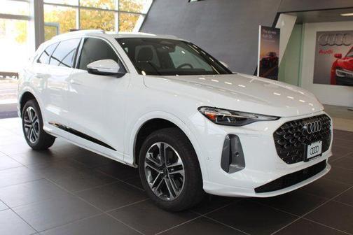 2025 Audi Q5 Premium TFSI quattro S tronic