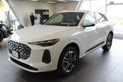 2025 Audi Q5 Premium TFSI quattro S tronic