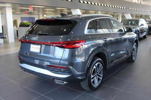 2025 Audi Q5 Premium TFSI quattro S tronic