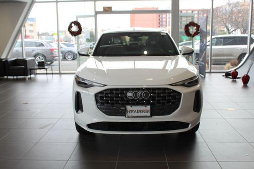 2025 Audi Q5 Premium TFSI quattro S tronic