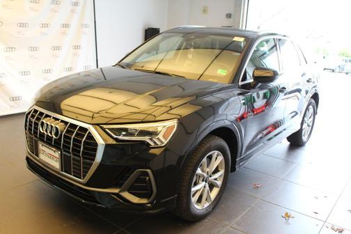 2025 Audi Q3 Premium 45 TFSI S line quattro Tiptronic