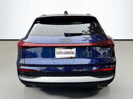 Navarra Blue Metallic 2025 Audi Q5 Premium TFSI quattro S tronic
