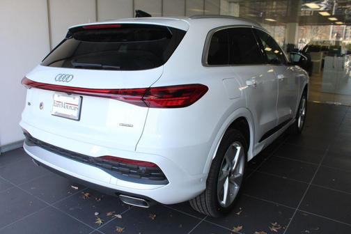 2025 Audi Q5 Premium Plus TFSI quattro S tronic